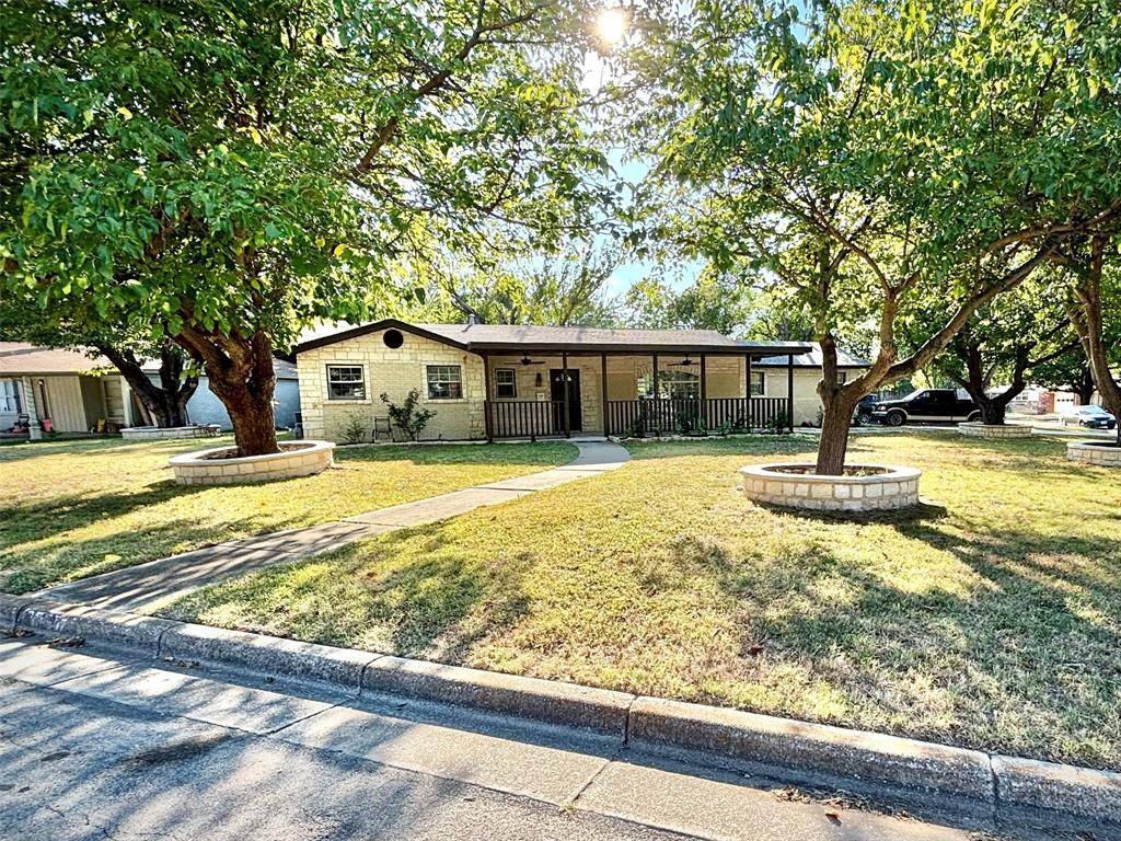 North Richland Hills, TX 76117,3557 Reeves