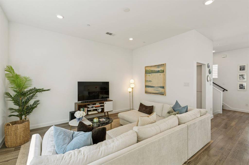 Dallas, TX 75206,5020 Bryan Street #303