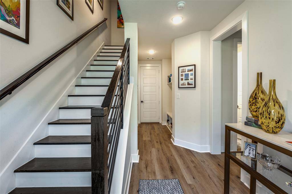 Dallas, TX 75212,1053 Manacor Lane