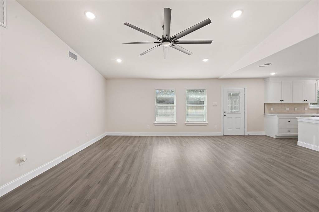 Carrollton, TX 75006,2000 Knollwood Lane