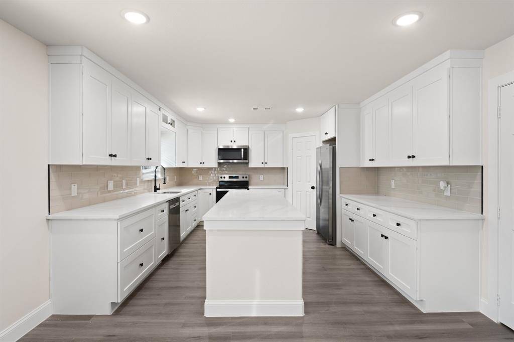 Carrollton, TX 75006,2000 Knollwood Lane