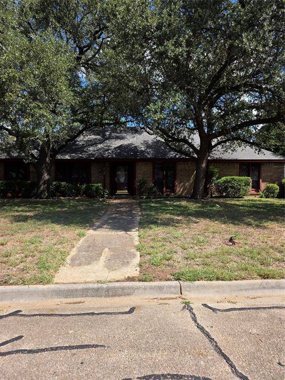 Cleburne, TX 76033,1115 Green River Trail