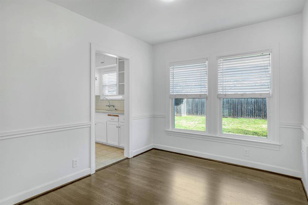 Dallas, TX 75235,5422 Stoneleigh Avenue