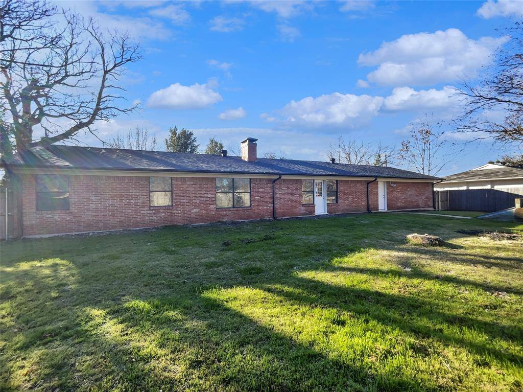 Van Alstyne, TX 75495,464 W Fulton Street