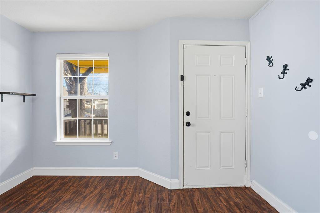 Cleburne, TX 76031,209 E Lone Star Avenue