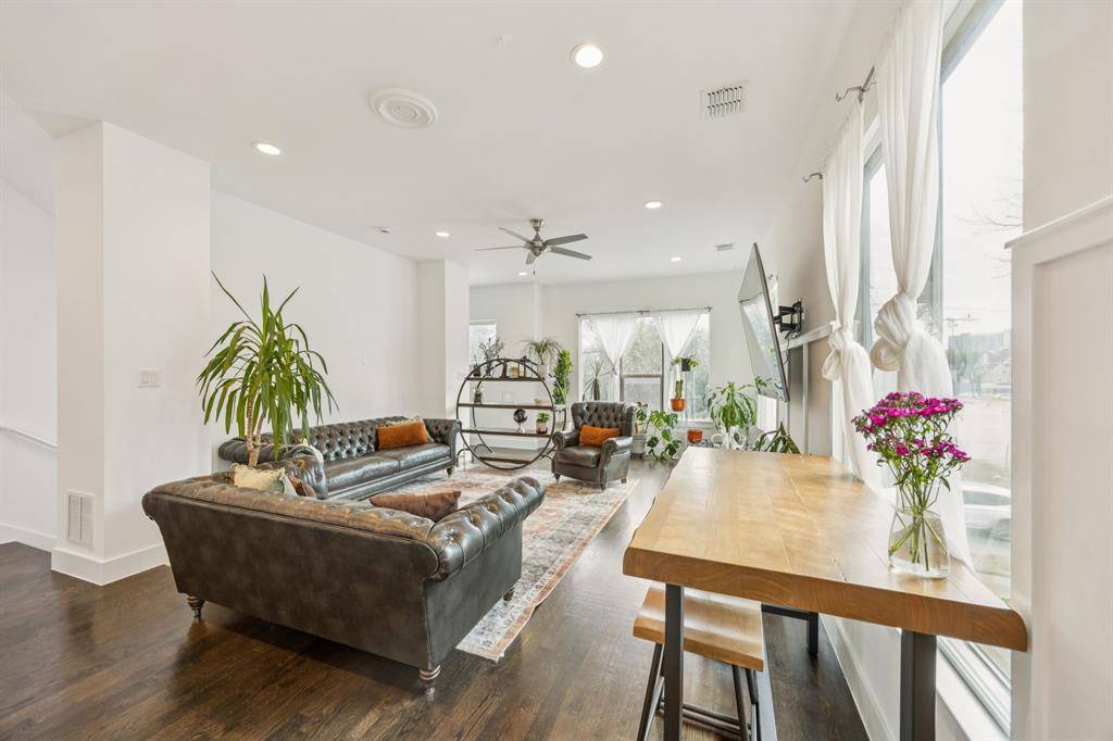 Dallas, TX 75204,3002 Zenia Drive