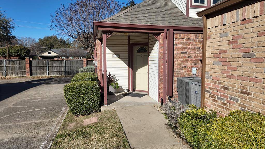 Dallas, TX 75287,4127 Hollow Oak Drive