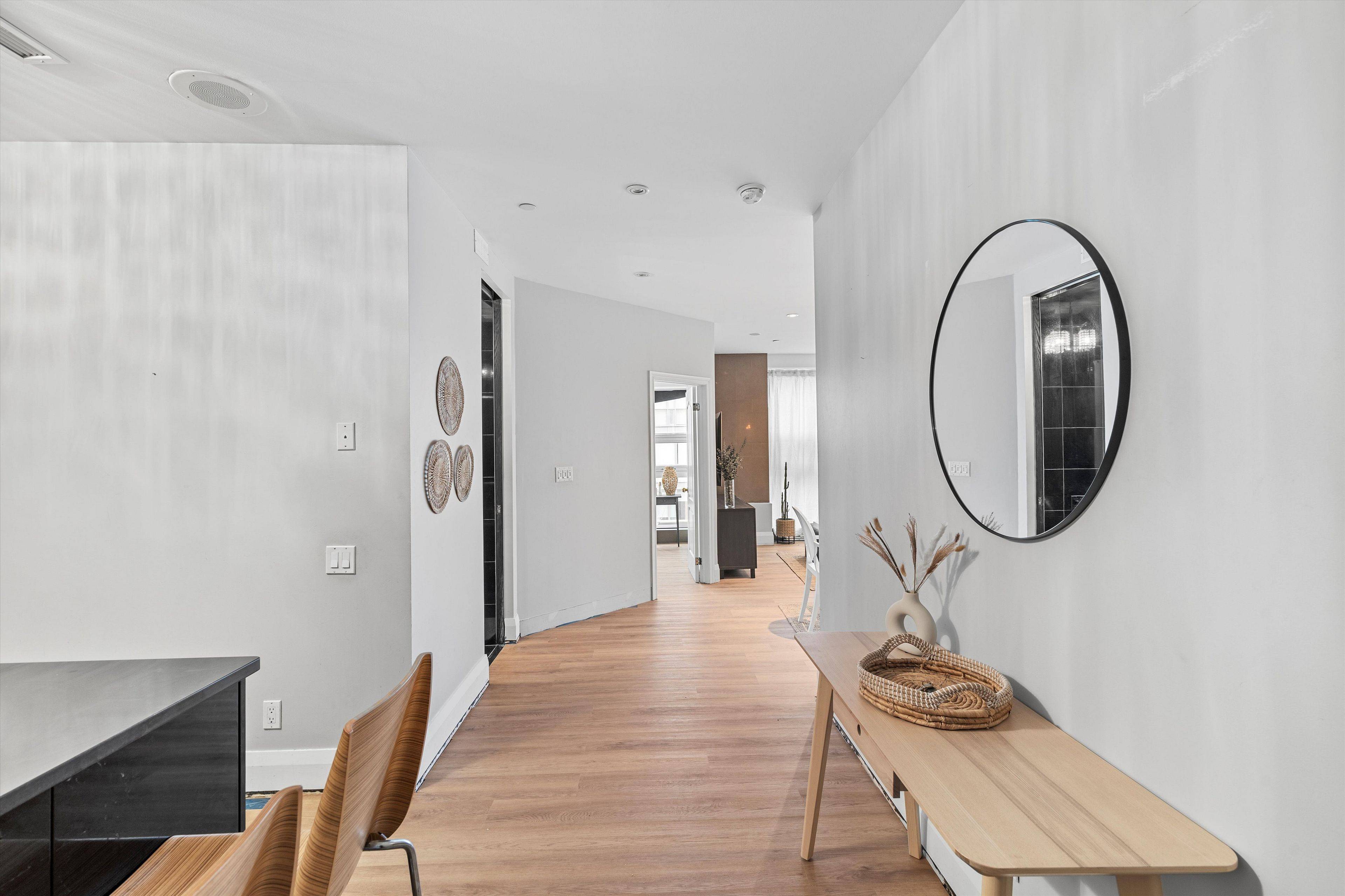 Toronto C01, ON M5V 3G8,393 King ST W #1201