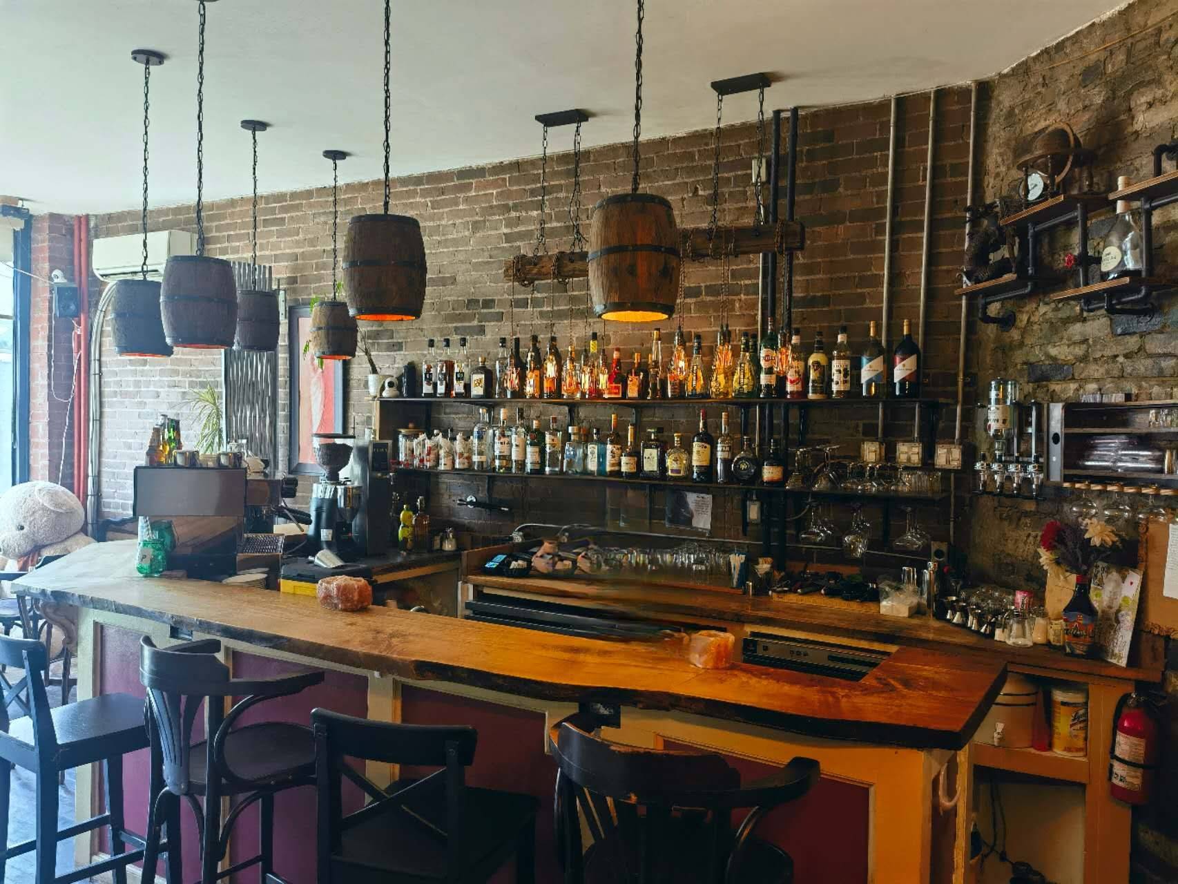 Toronto C01, ON M6H 1B3,1104 College ST