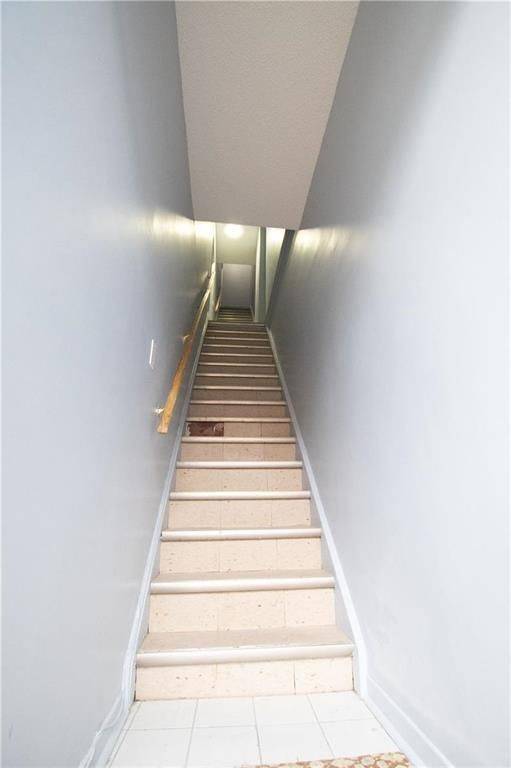 Toronto C01, ON M6H 1B3,1104 College ST