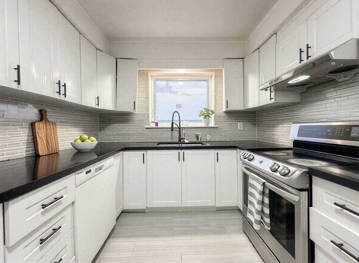 Toronto E04, ON M1R 3G4,5 Gooderham DR E