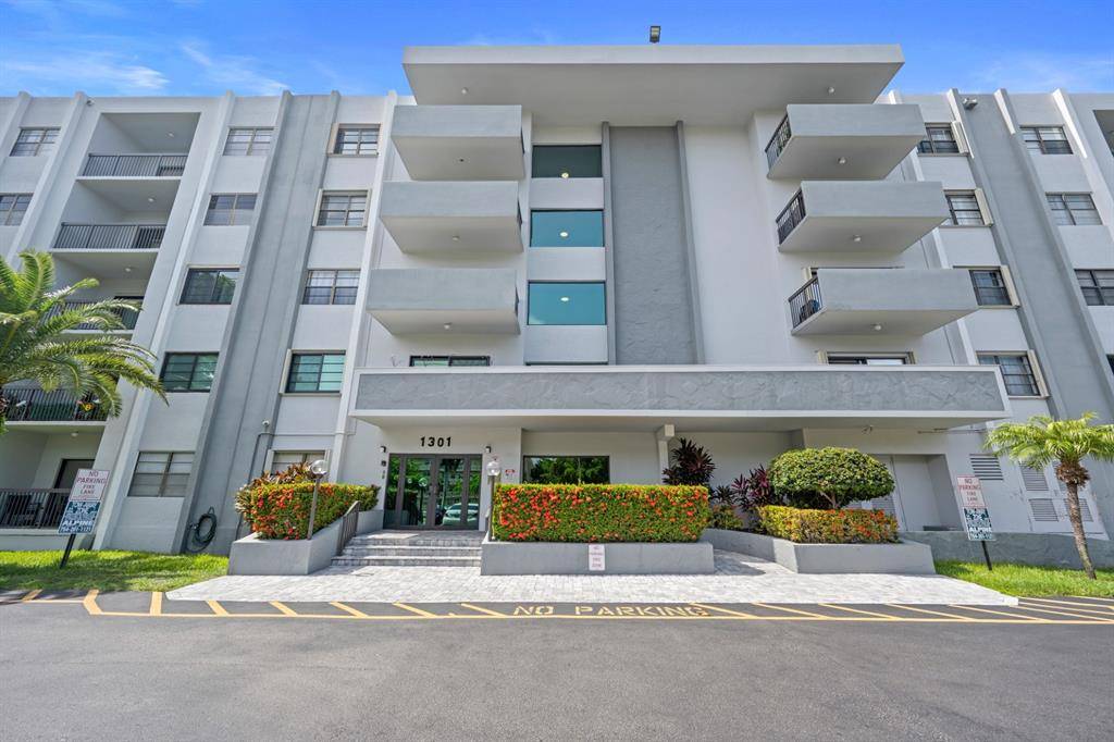 Hallandale Beach, FL 33009,1301 NE 7th St #113