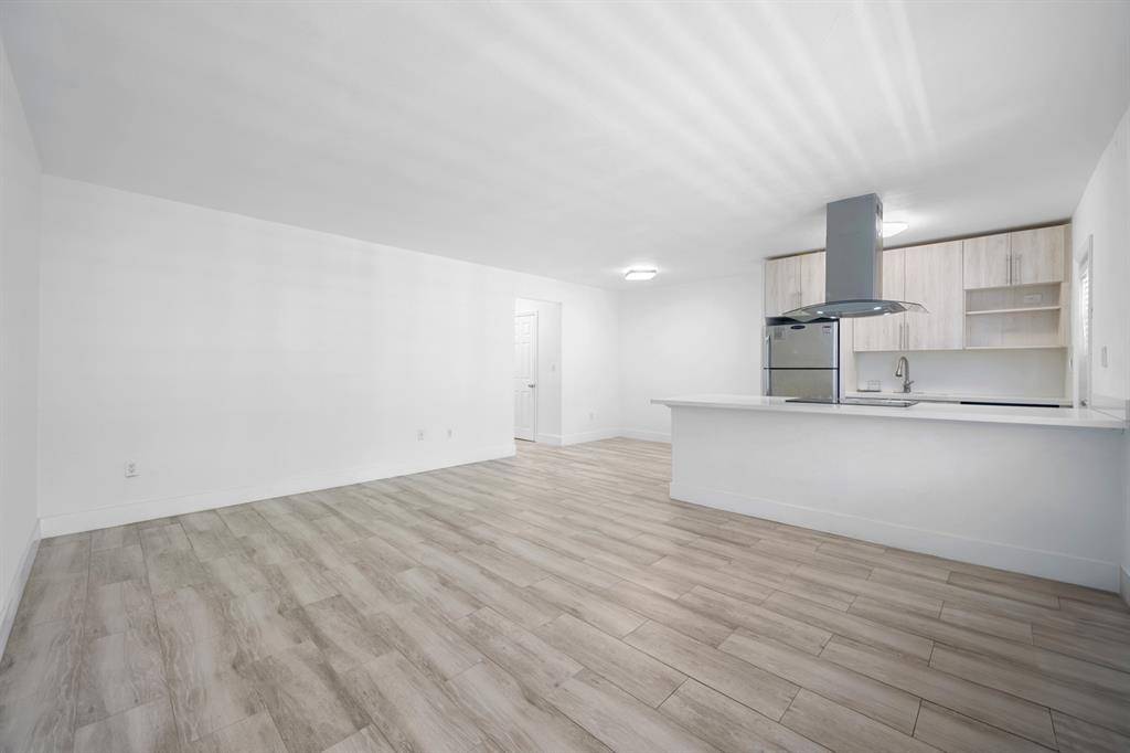 Coral Gables, FL 33146,6565 Santona St #B16