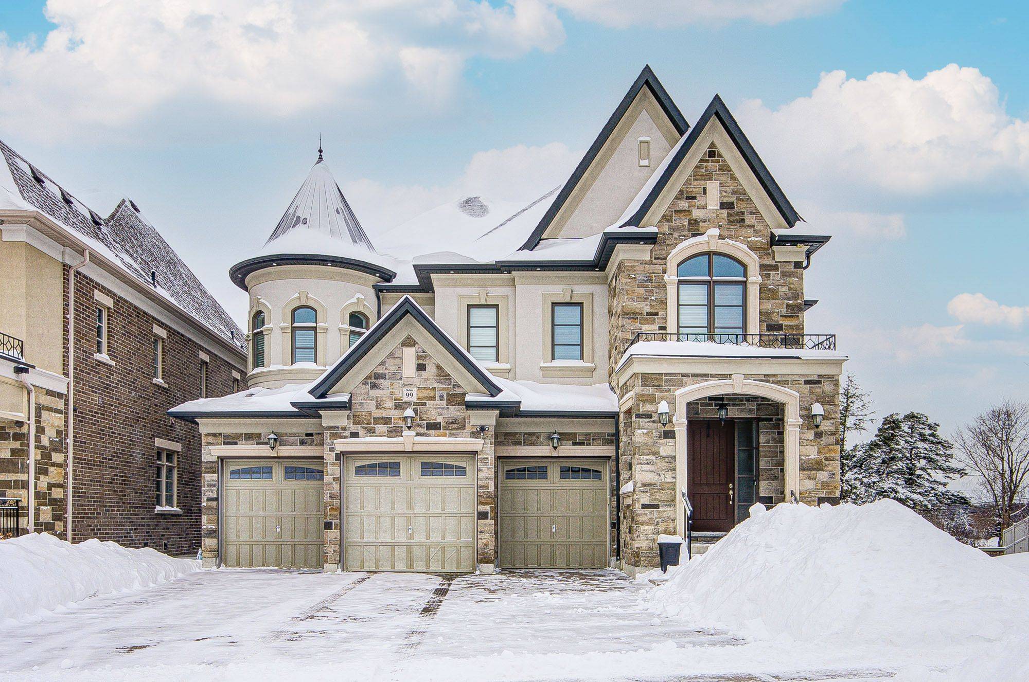 Aurora, ON L4G 3T1,99 Glensteeple TRL N