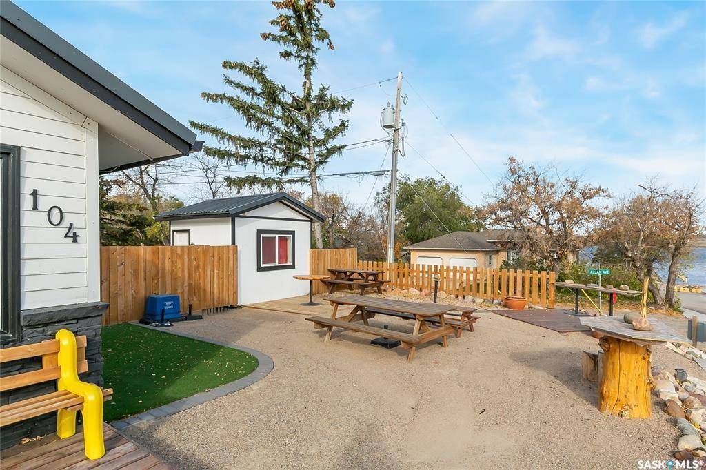 Regina Beach, SK S0G 4C0,104 Centre STREET