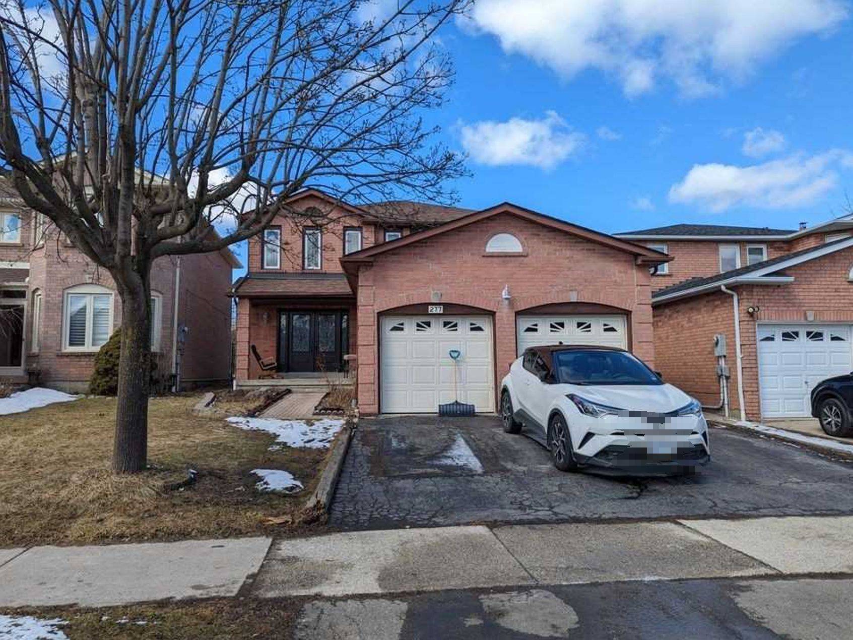 Mississauga, ON L5R 1R8,277 Huntington Ridge DR #Upper