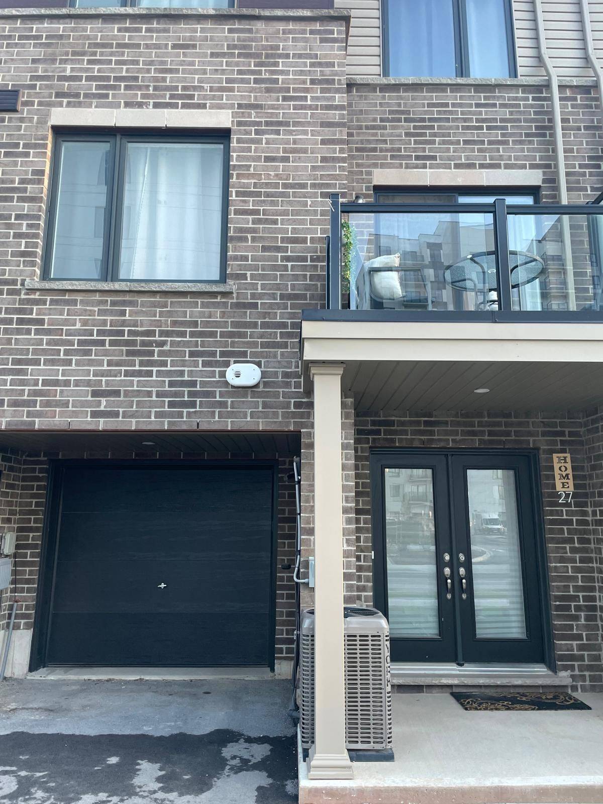 Hamilton, ON L8H 1L9,27 Roxanne DR