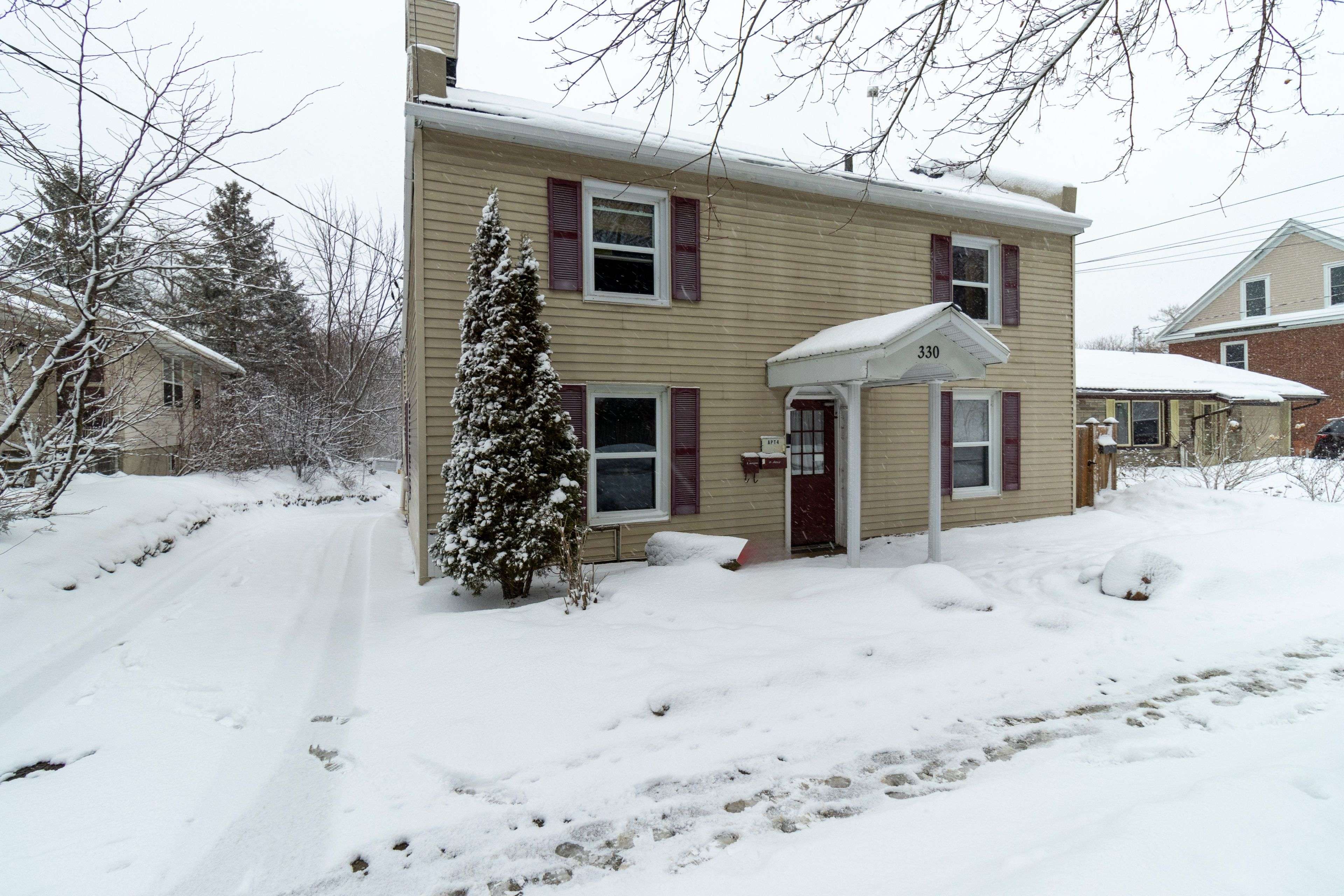 Brockville, ON K6V 3S3,330 King ST W