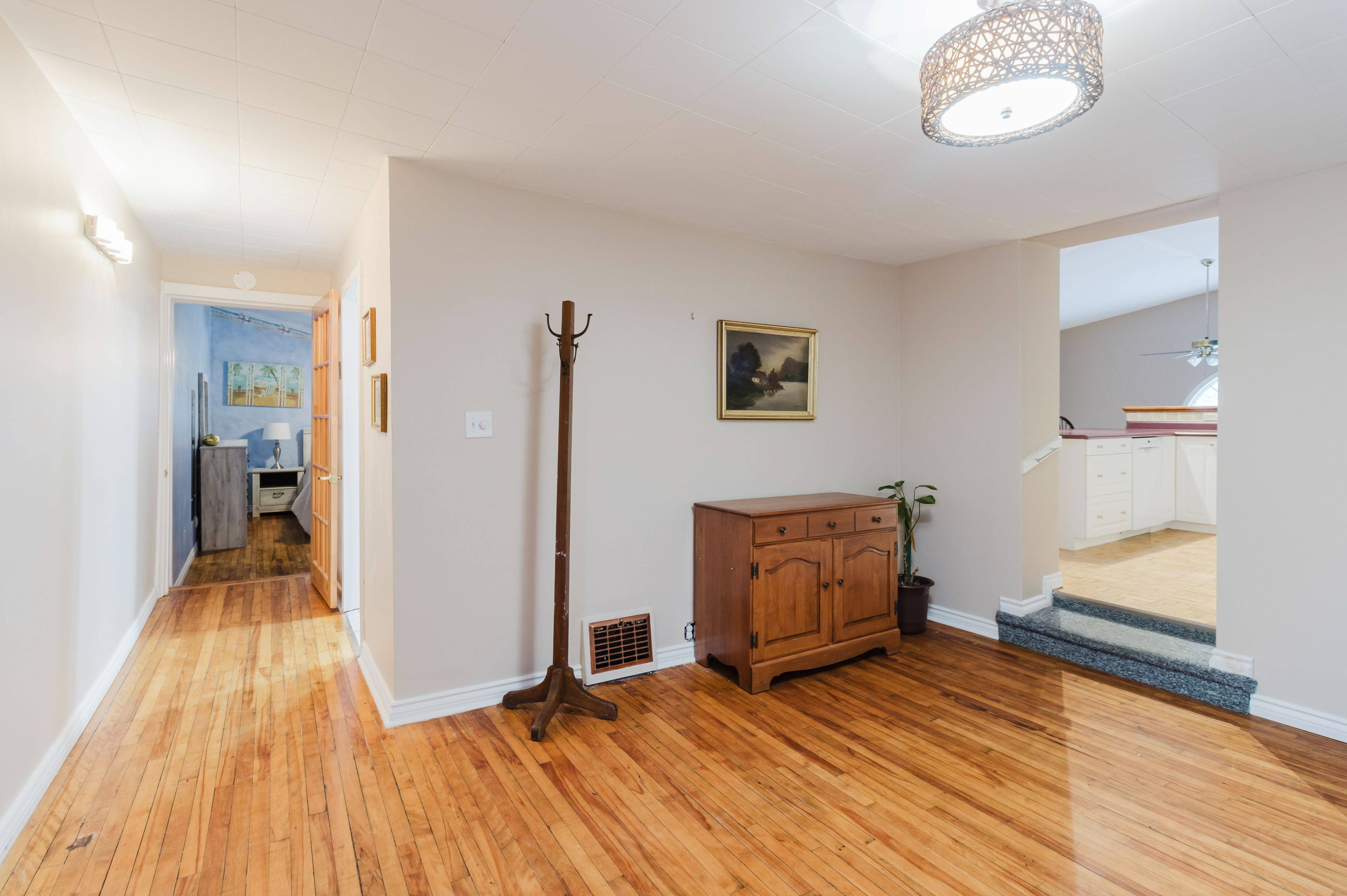 Brockville, ON K6V 3S3,330 King ST W