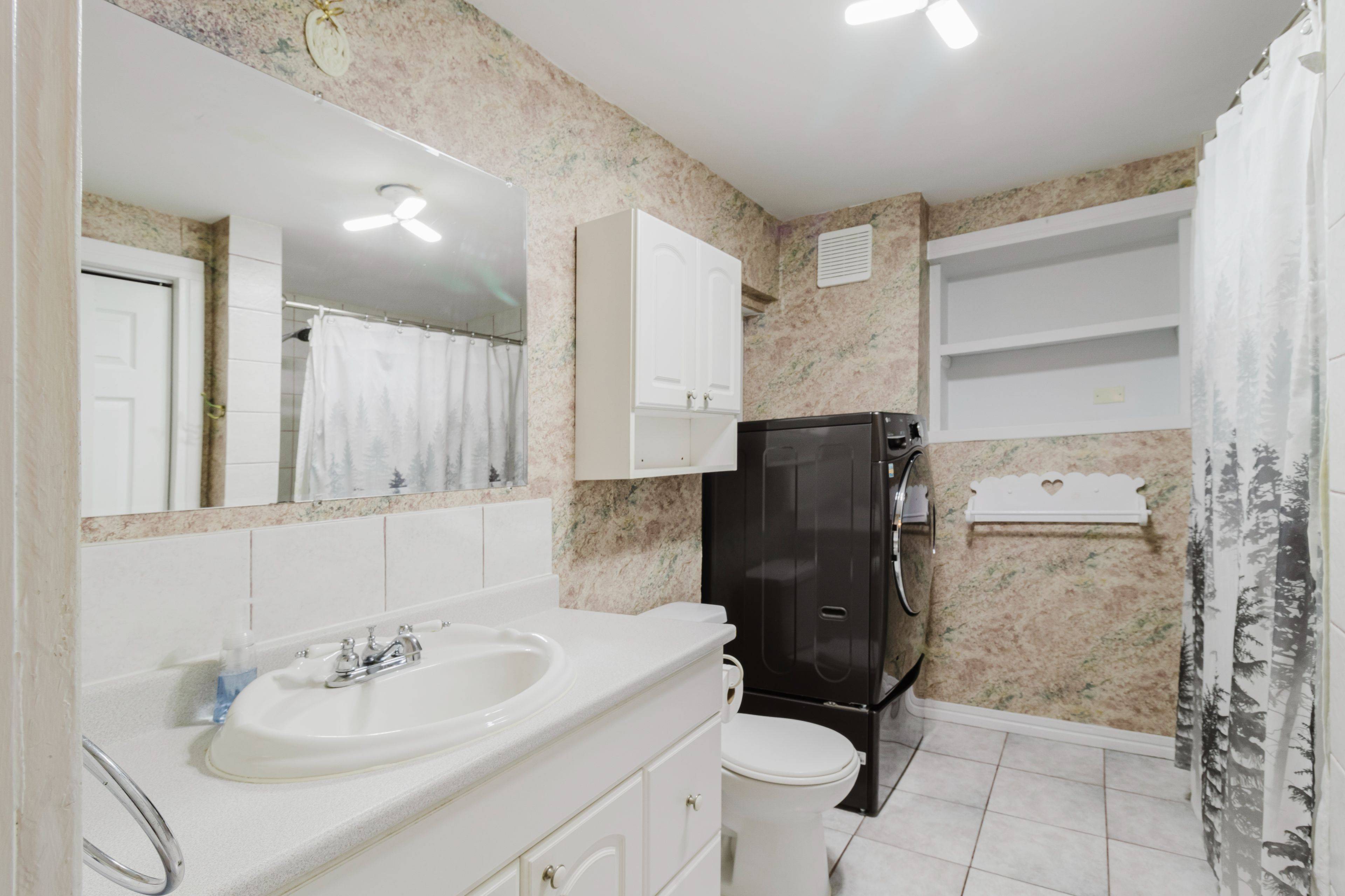 Brockville, ON K6V 3S3,330 King ST W