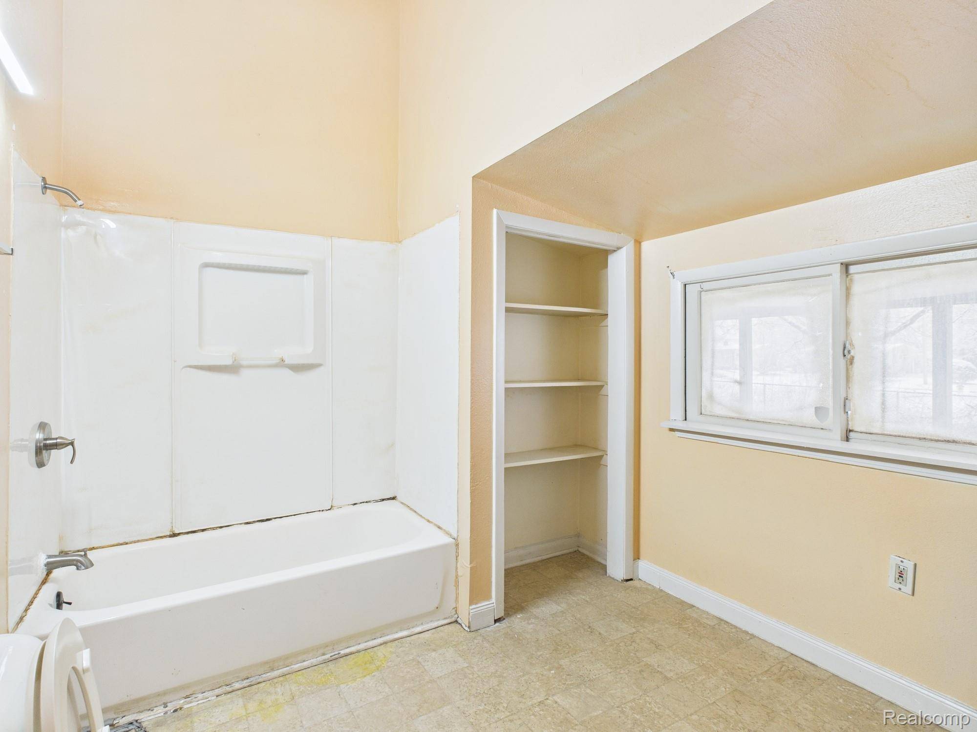 Flint, MI 48503,3373 Kent ST