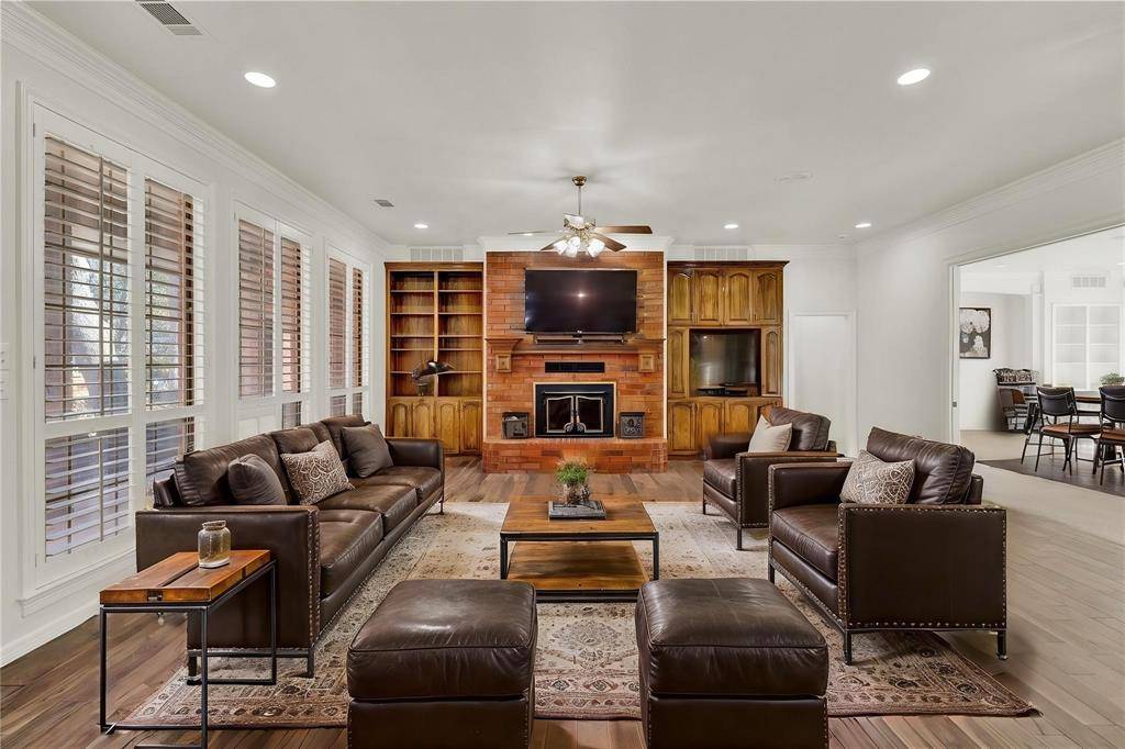 Denton, TX 76205,2253 Hollyhill Lane