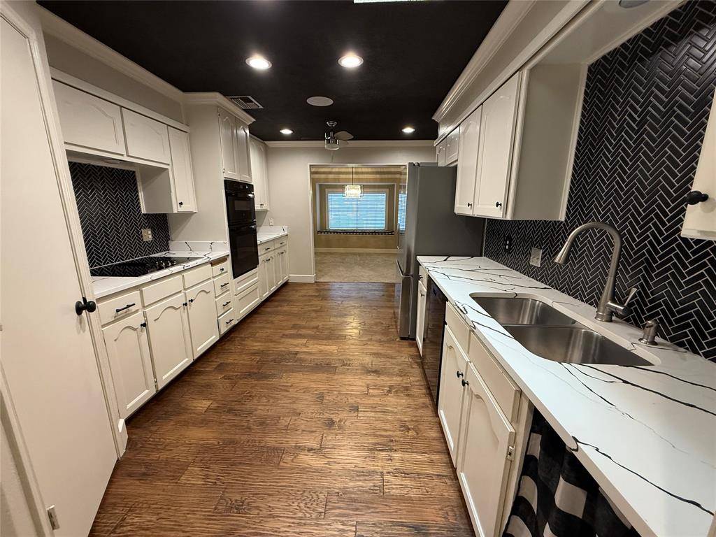 Trophy Club, TX 76262,219 Indian Creek Drive