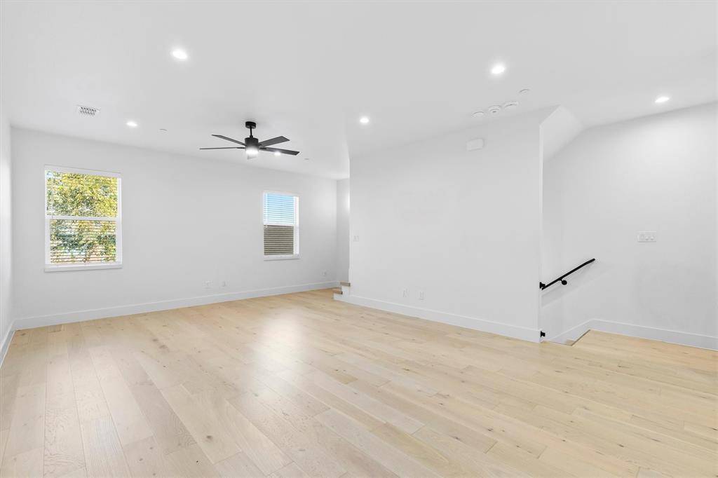 Dallas, TX 75208,1147 N Madison Avenue #104