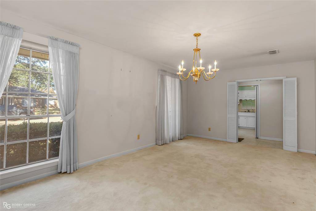 Shreveport, LA 71105,7325 Camelback Drive