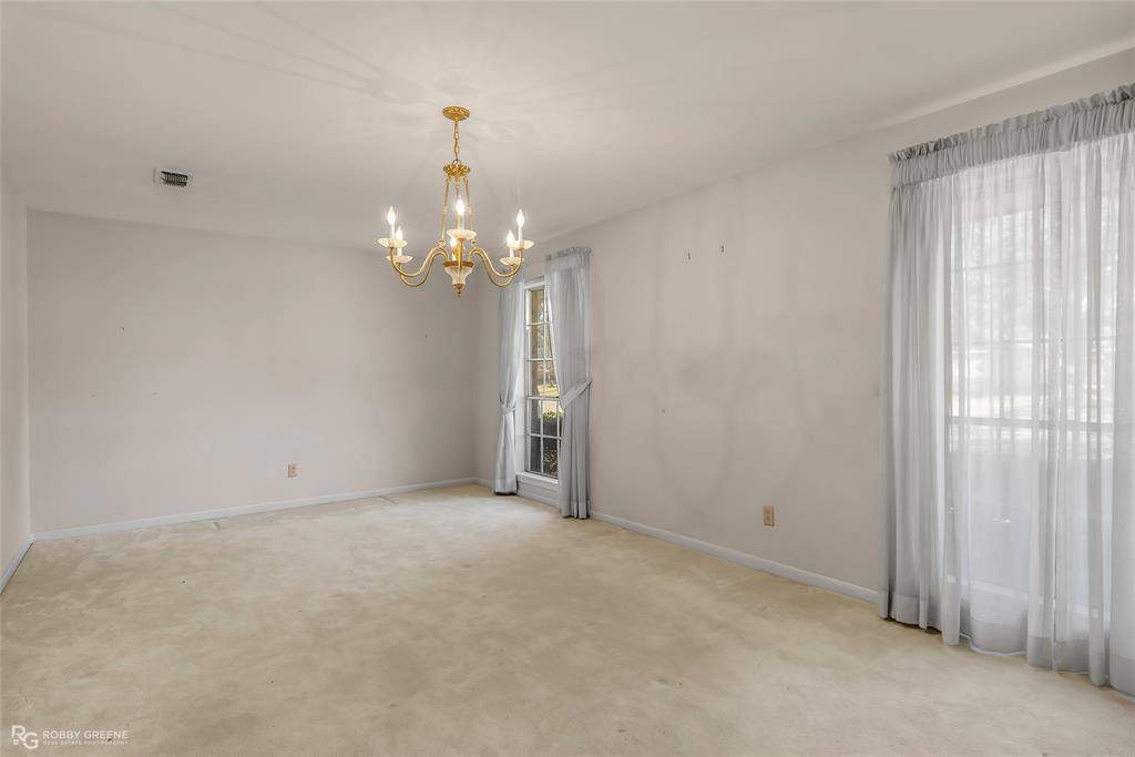 Shreveport, LA 71105,7325 Camelback Drive