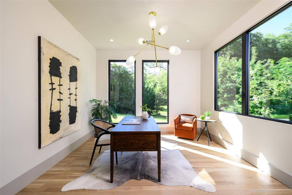 Dallas, TX 75214,6984 Santa Barbara Drive