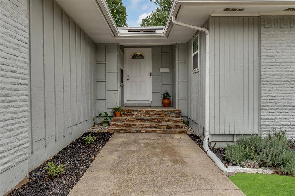 Irving, TX 75062,2501 Briarcliff Drive