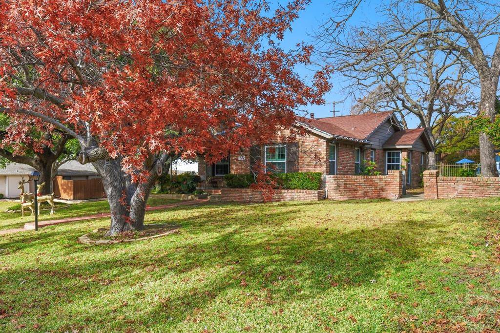 Fort Worth, TX 76116,6428 Waverly Way