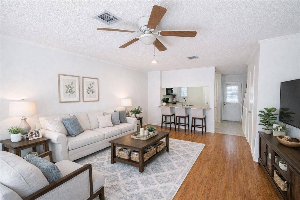 Euless, TX 76039,17 Abbey Road