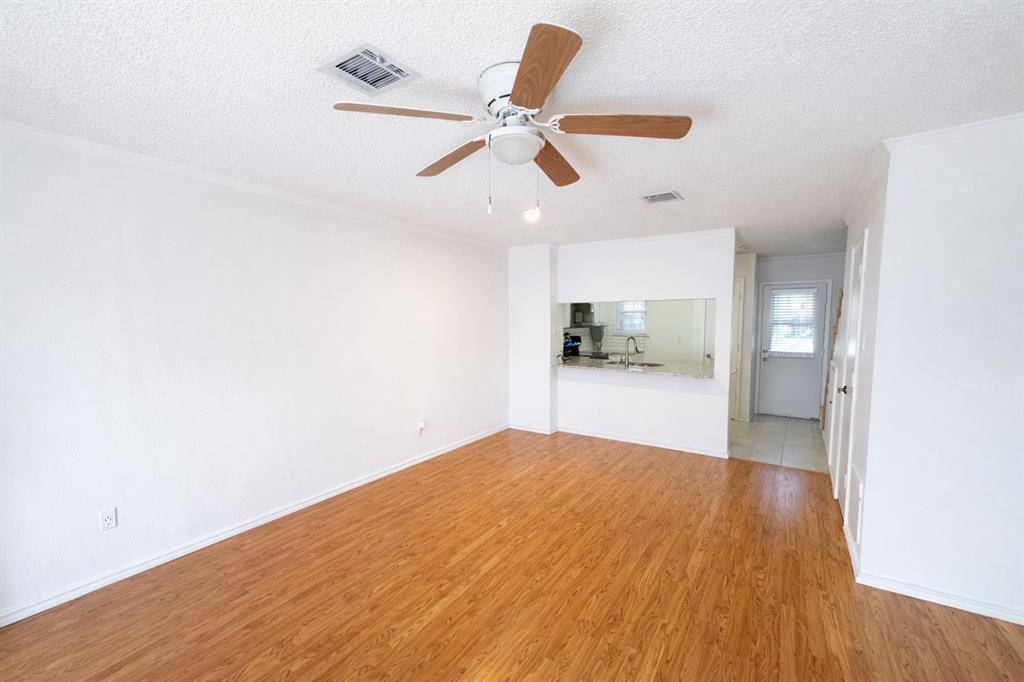 Euless, TX 76039,17 Abbey Road