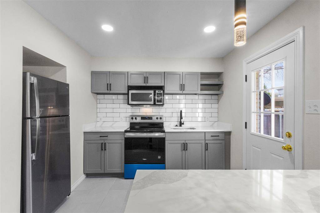 Dallas, TX 75235,4941 N Hall Street