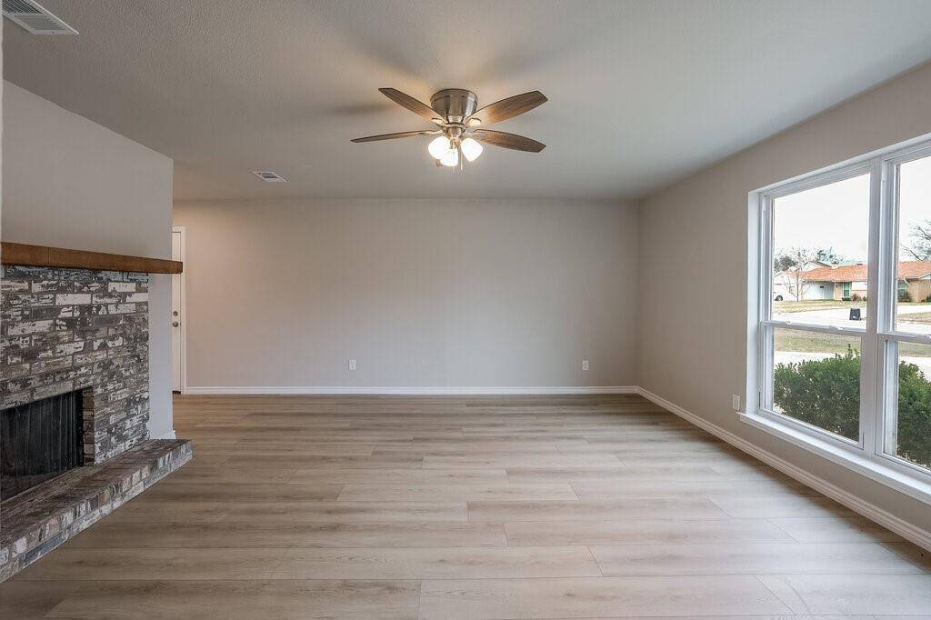 Burleson, TX 76028,341 NW Summercrest Boulevard