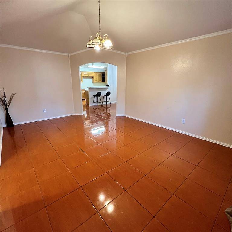 Dallas, TX 75236,5022 El Sol Street