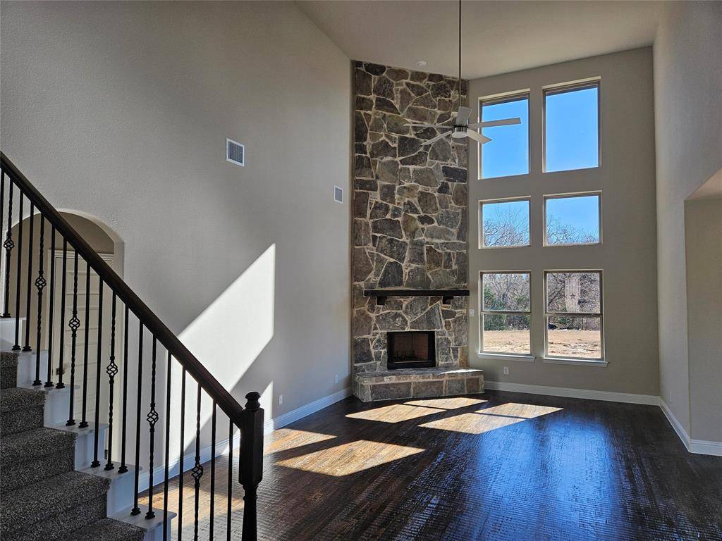 Whitesboro, TX 76273,400 Willie's Court