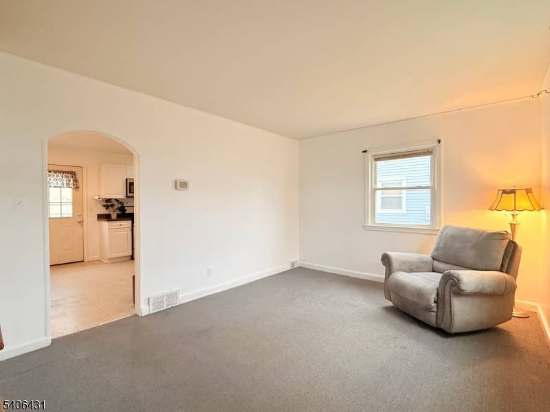 South Bound Brook Boro, NJ 08880,214 Elizabeth St #1