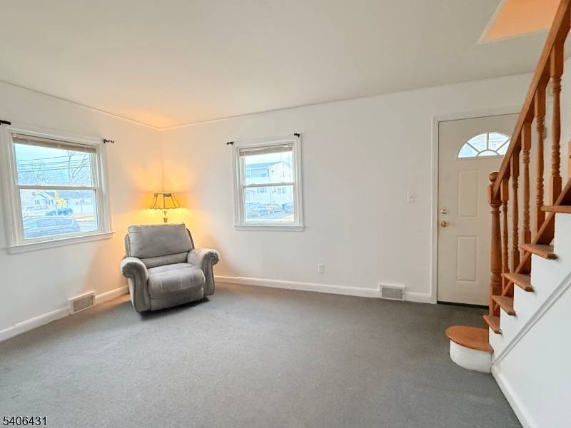 South Bound Brook Boro, NJ 08880,214 Elizabeth St #1