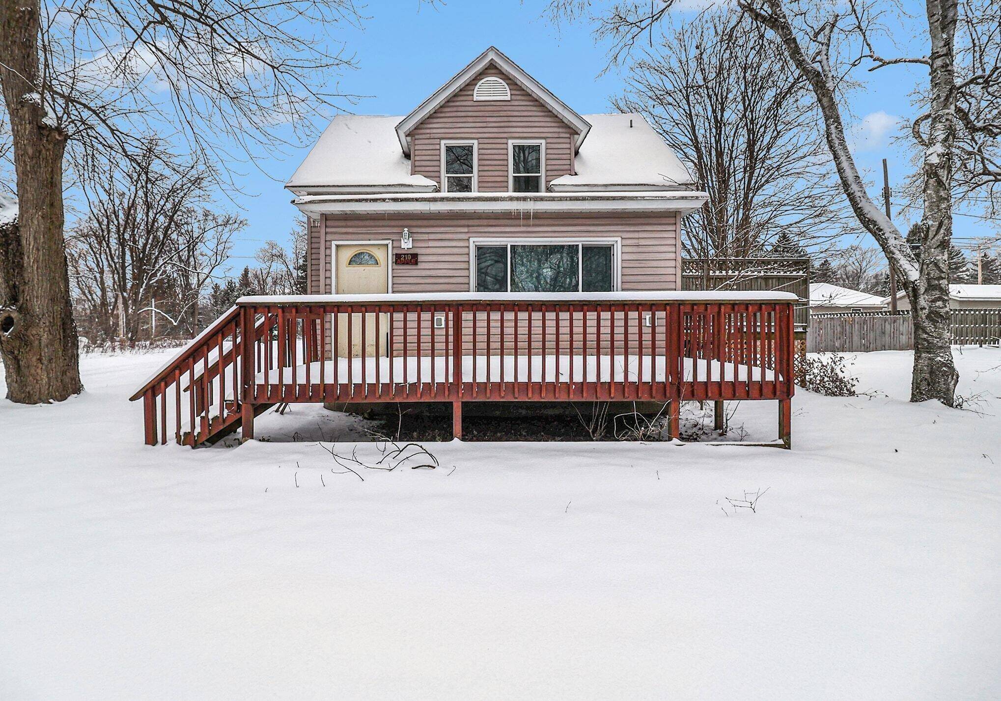 Hart, MI 49420,219 S Apple ST