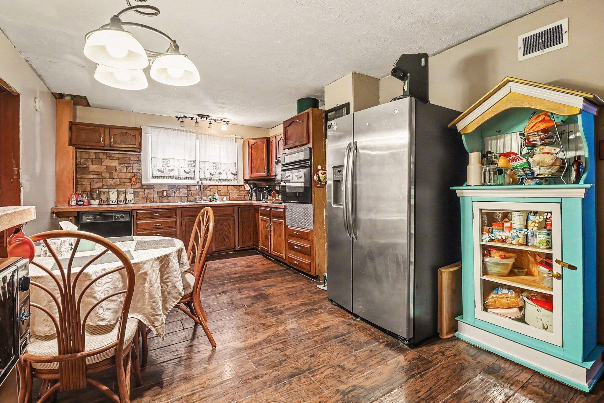 Hart, MI 49420,219 S Apple ST