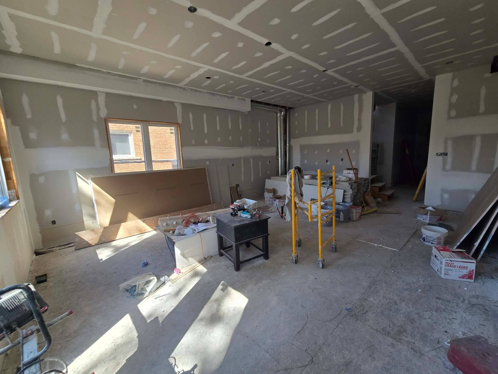 Toronto E04, ON M1K 3J6,68B Laurel AVE