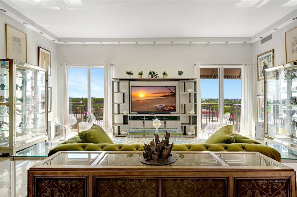 Wilton Manors, FL 33334,2633 NE 14th Ave #505