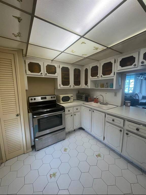 Miami, FL 33179,1300 NE 191st St #305