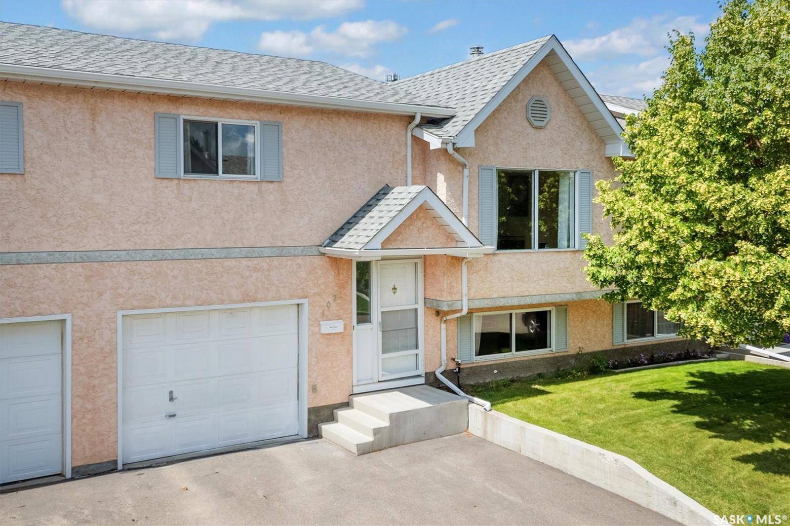 Saskatoon, SK S7N 4H5,610 Perehudoff CRESCENT #107