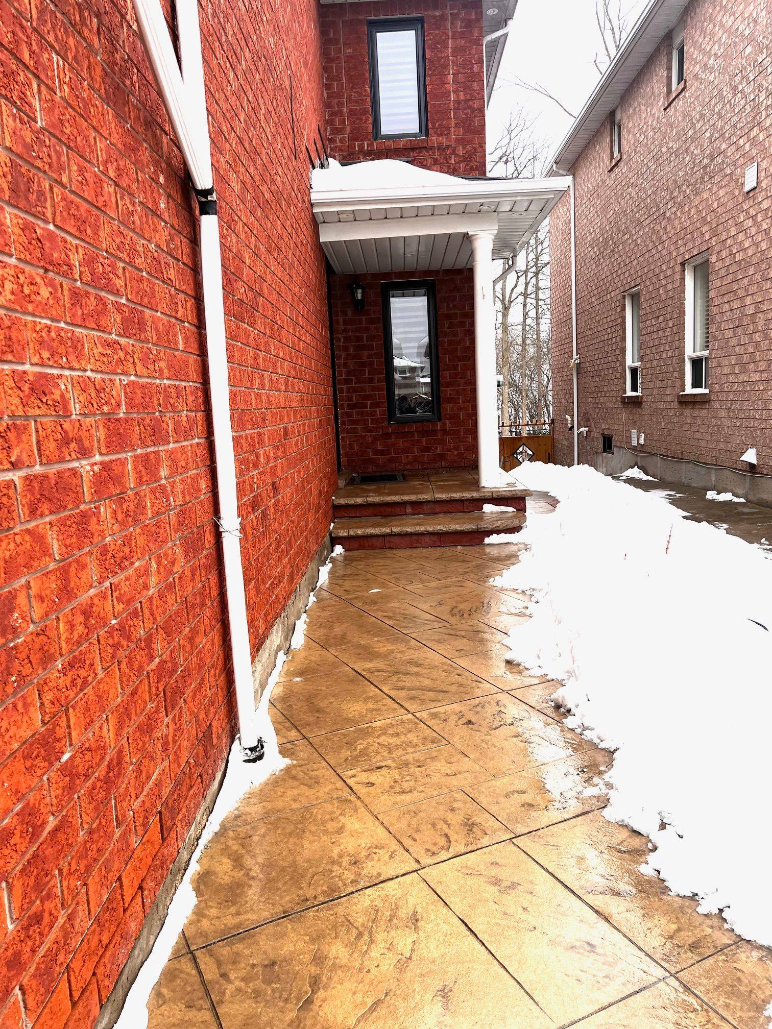 Mississauga, ON L5V 2V3,1200 Prestonwood CRES