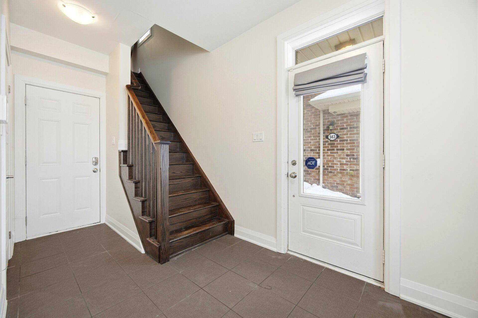 Kitchener, ON N2R 0L7,565 Goldenrod LN