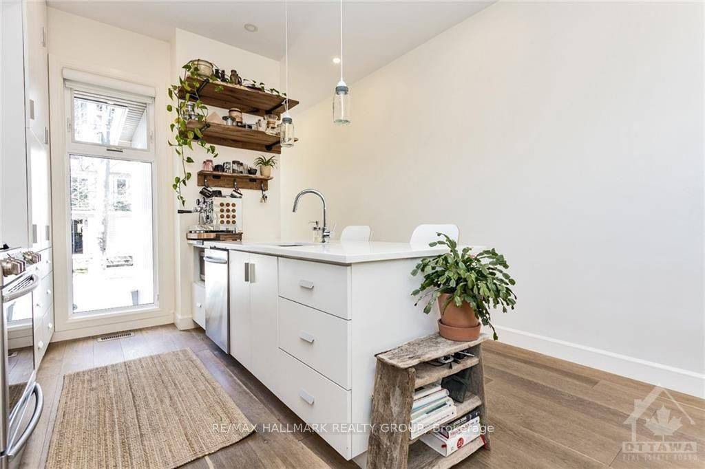 West Centre Town, ON K1Y 1P9,103B Stirling AVE